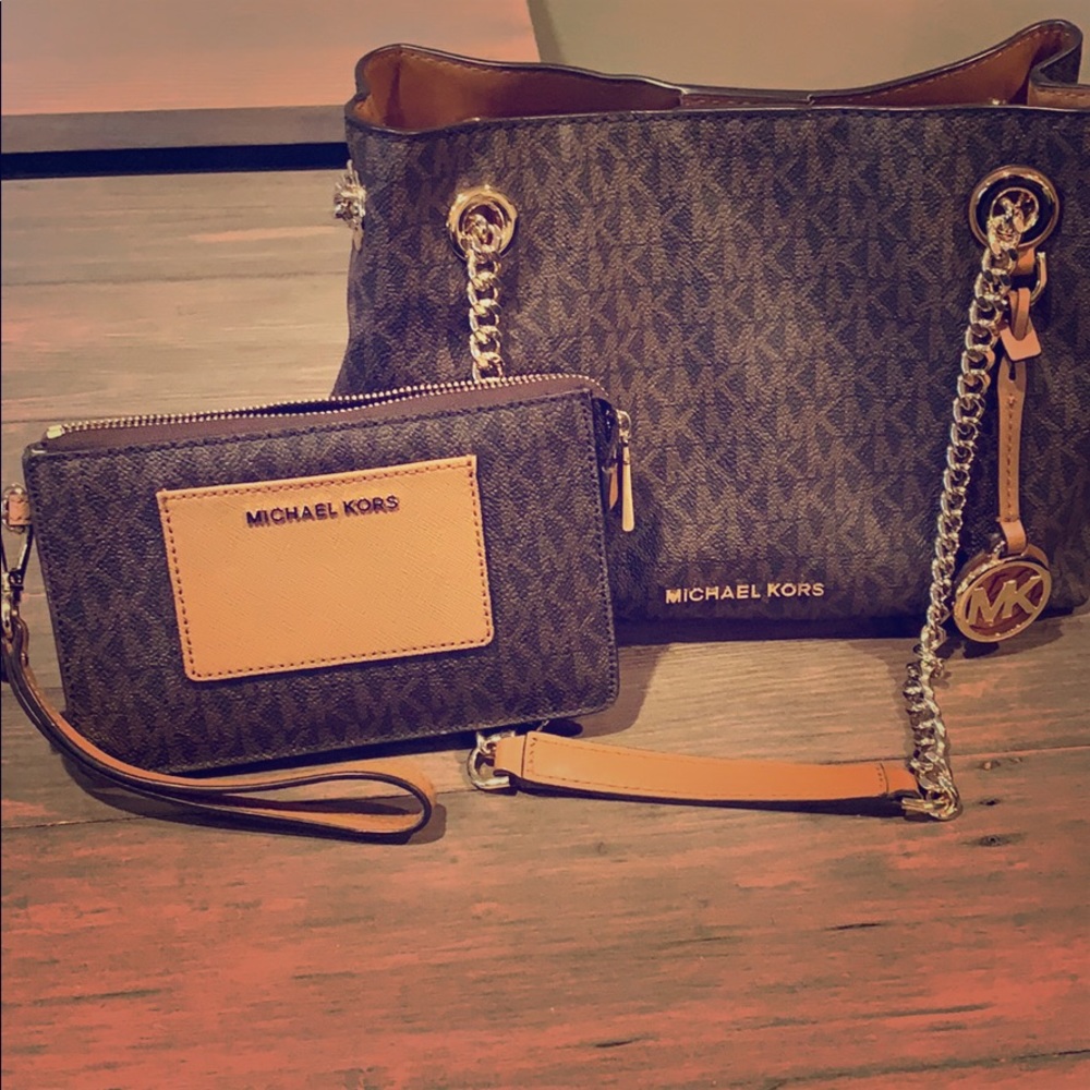 Michael Kors bag and wristlet set